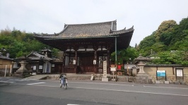 西国十三番　石山寺 ７時３７分頃 開門は午前８時？