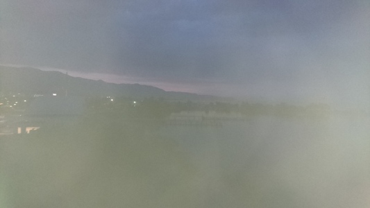 iΑ勴̕ΐ̖k𒭂߂AÂȂĎʐ^{